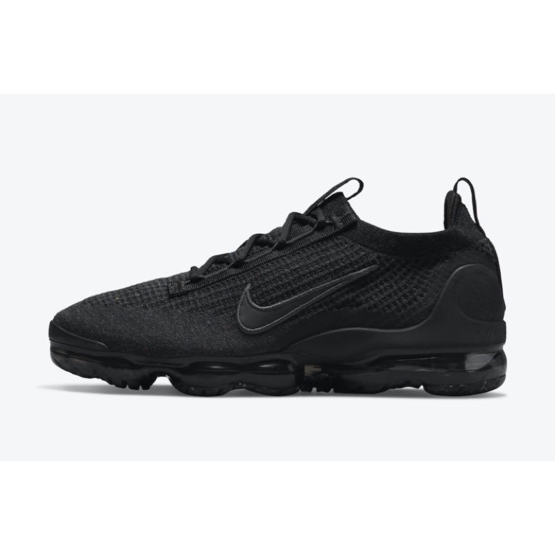 Triple black flyknit on sale vapormax