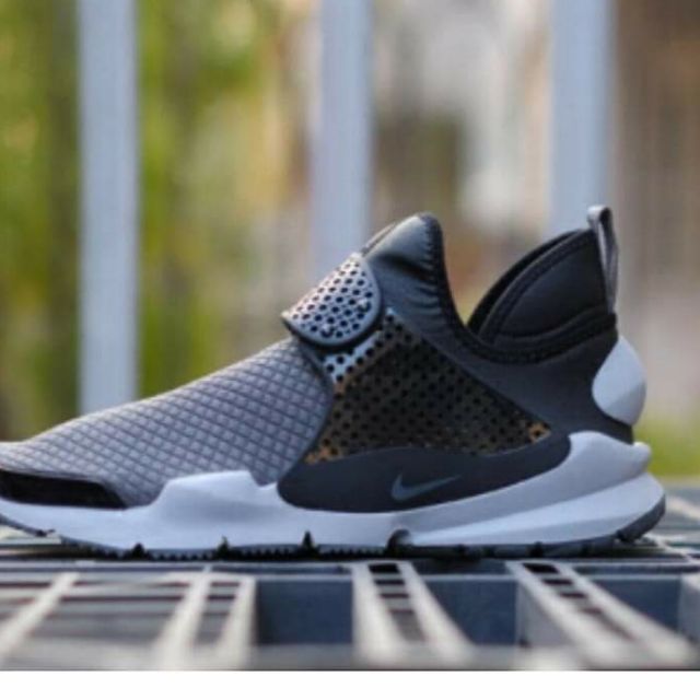 Kids nike deals sock dart