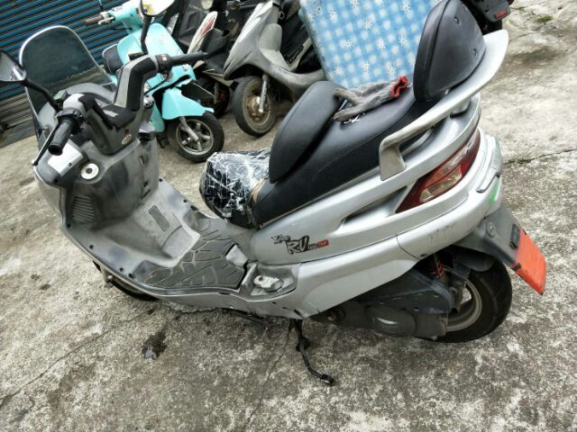 達成拍賣 三陽 RV150 中古零件拆賣 前叉 避震器 輪圈 後燈 椅子 CDI 整流器 油箱 鎖頭 後扶手 中柱 卡鉗 | 蝦皮購物