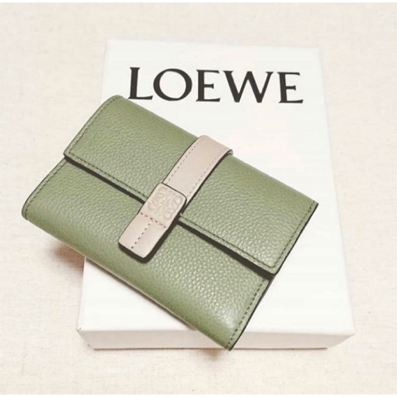 保證正貨🇪🇸 Loewe small vertical wallet 小牛皮皮夾| 蝦皮購物