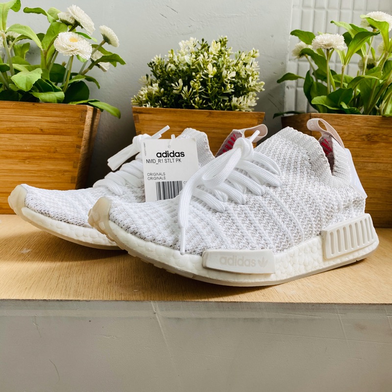 Adidas nmd hotsell r1 stlt white