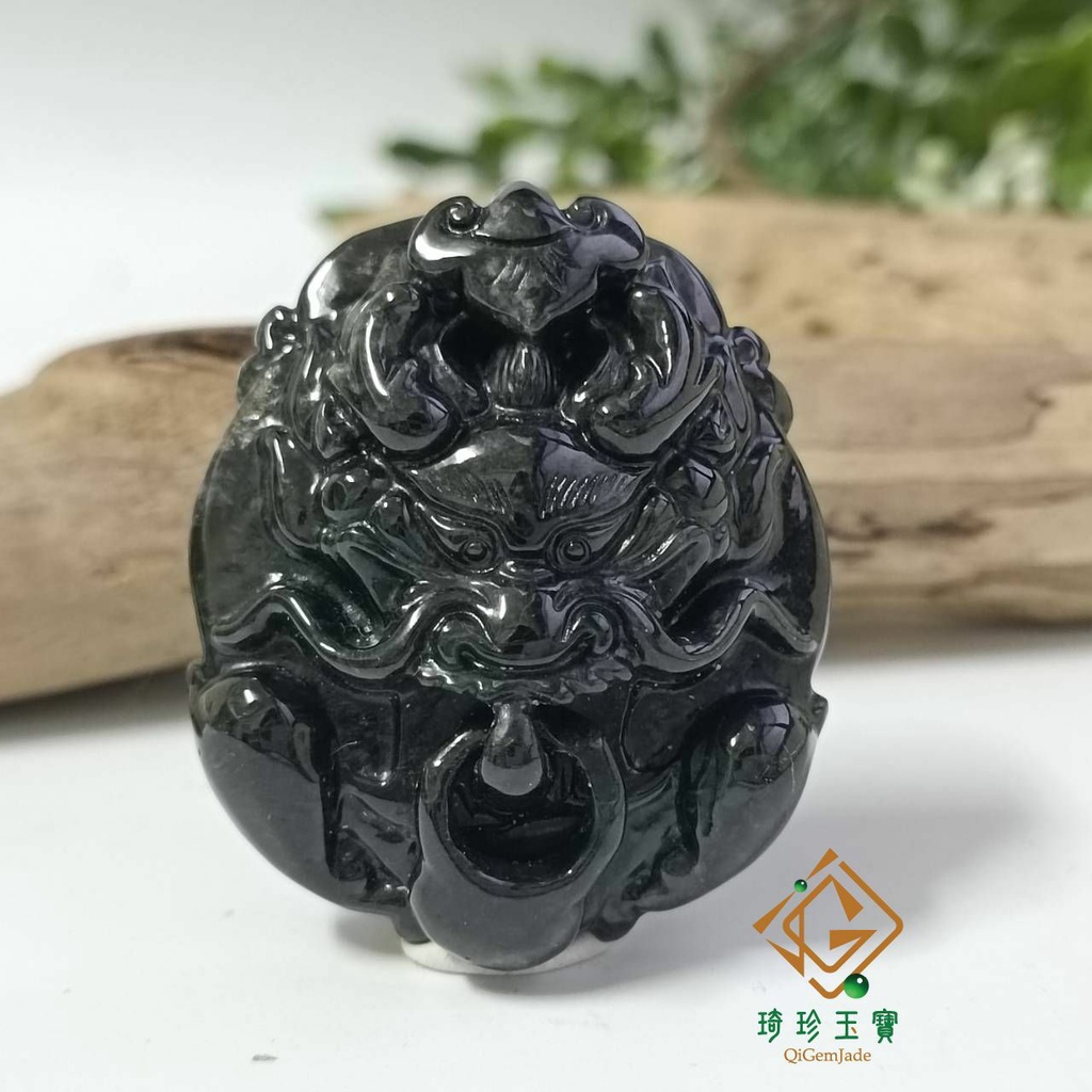 天然翡翠A貨烏雞種手工立體雕吊墜翡翠招財龍吊墜(不含鍊)【琦珍玉寶