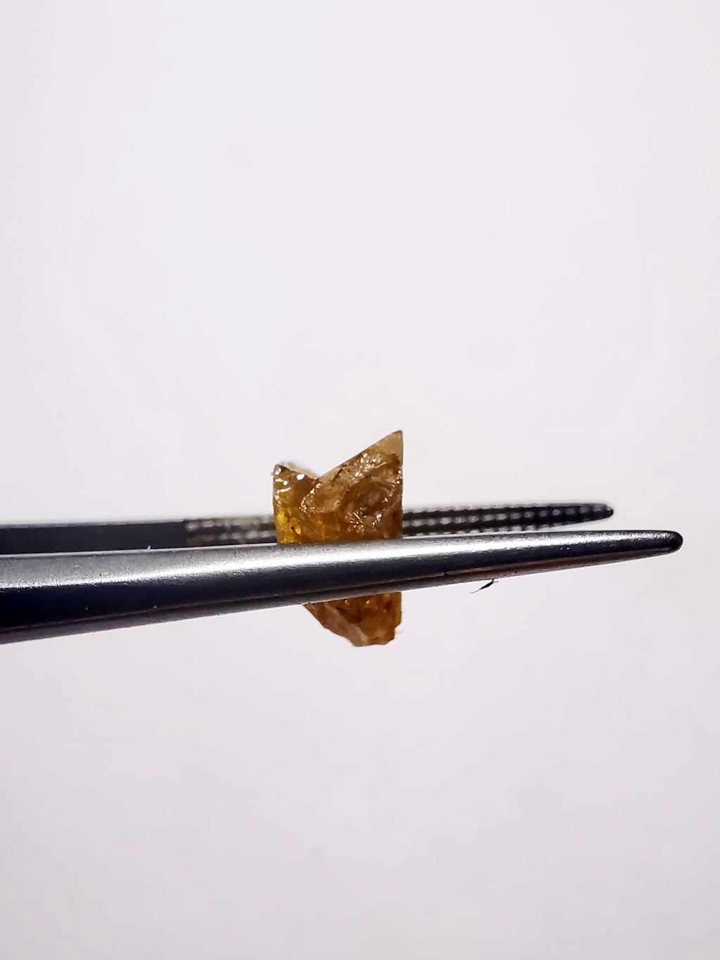 天然榍石(Sphene)原礦...稀有高色散,高折射率,高淨度小原礦...1組有3顆.金工,礦標,線編,收藏~ | 蝦皮購物