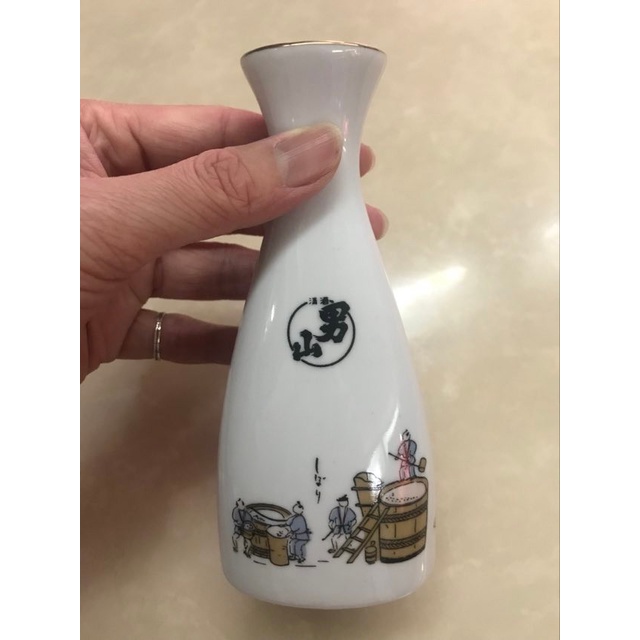 出清二手免運北海道男山酒壺1個+清酒杯5個| 蝦皮購物