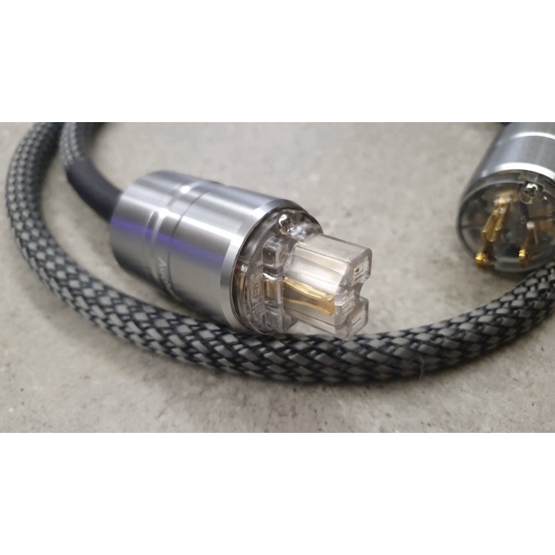 全新日本SAEC PC-Triple C AC-6000高階電源線1.5m OCC 發燒電源 全新日本SAEC PC-Triple C AC-6000高階電源線1.5m OCC 發燒電源