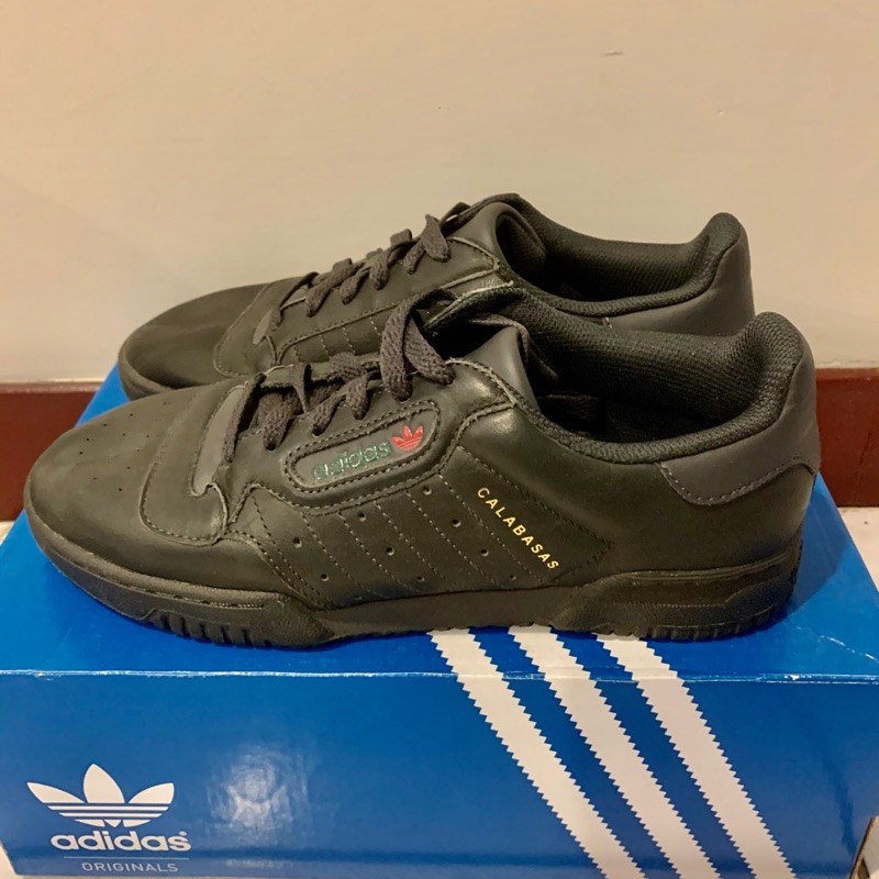 Calabasas yeezy black sale