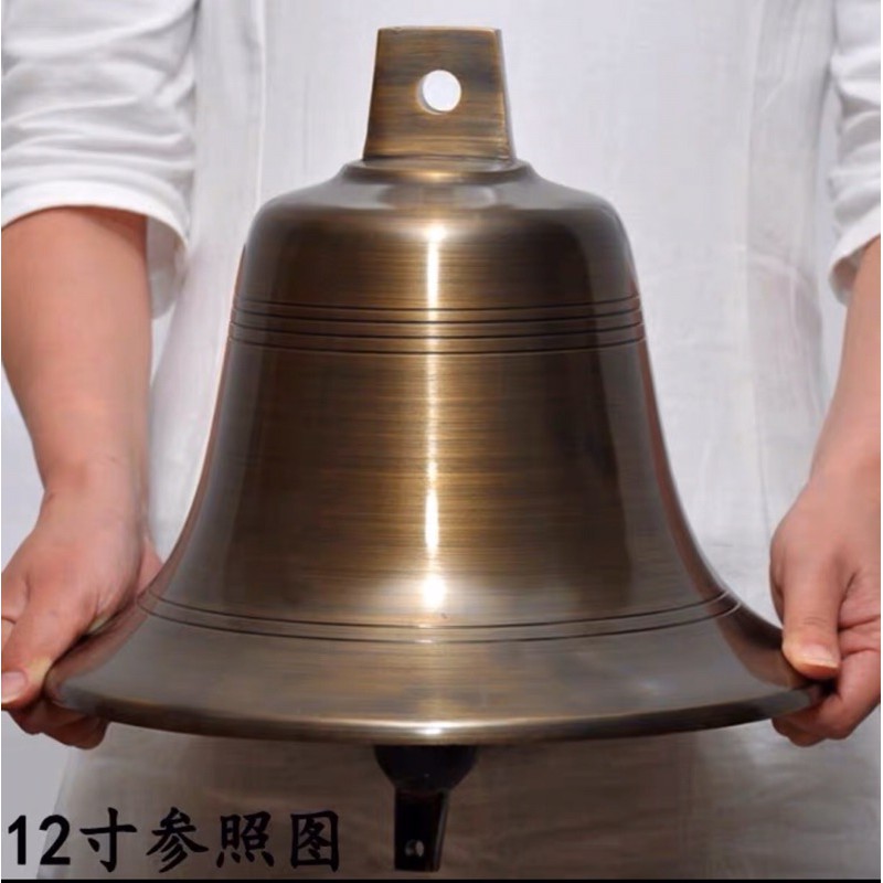 復古銅鐘。整體純銅製作。鐘聲響又沉。外部拋光處理。古銅色銅鐘直徑