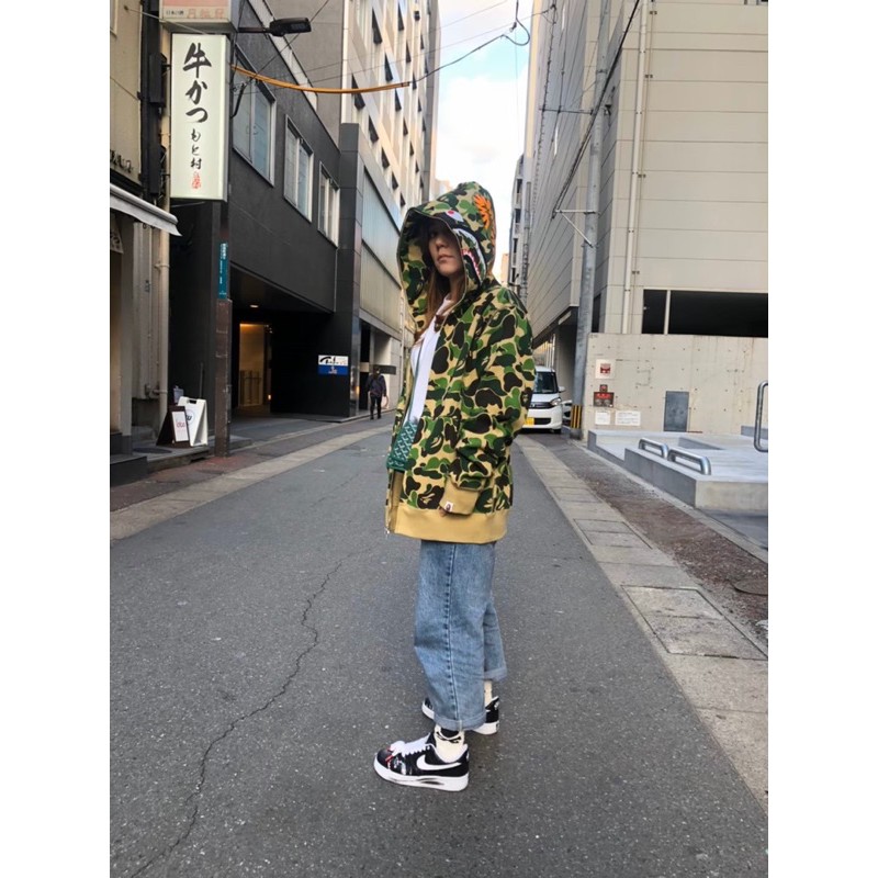 小蜜酥潮流代購A BATHING APE BAPE 🇯🇵日本製🇯🇵鯊魚綠迷彩外套