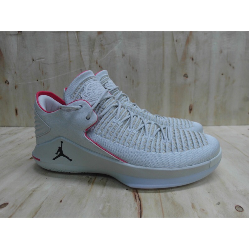 AIR JORDAN XXXII LOW PF 