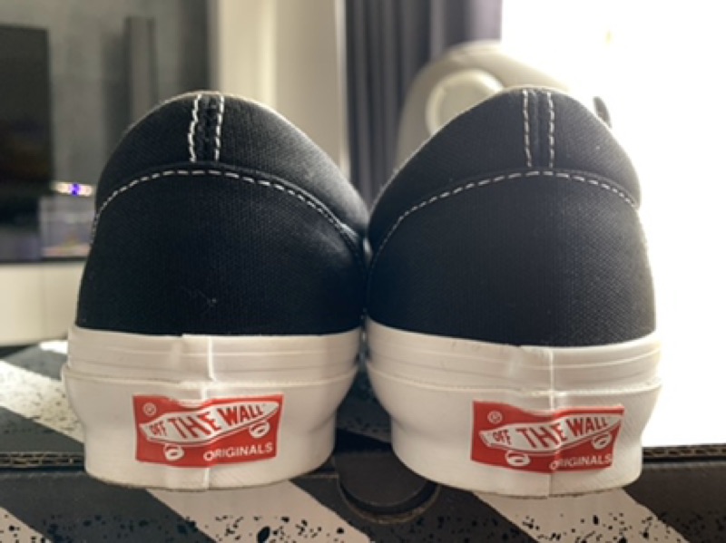 Brand New Vans Spirit Pom Beanine Black/ Marshmallow 海外 即決-