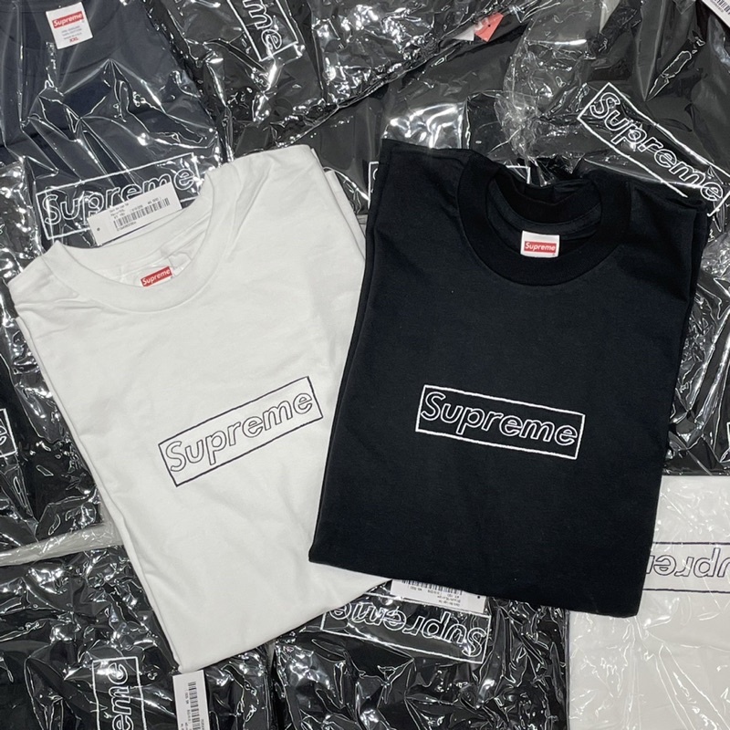 全新現貨2021 Supreme x KAWS Chalk Logo Tee 經典聯名蠟筆BOGO BOX 全