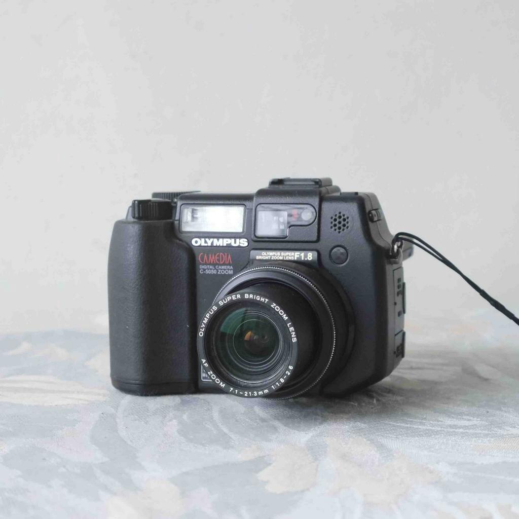 Olympus CAMEDIA C5050 Zoom 大光圈F1.8 早期 CCD 數位相機(可翻轉螢幕 類單眼) 蝦皮購物
