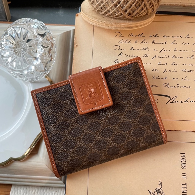 /保留中待下單/CELINE · Vintage · 經典凱旋門深老花 皮標口金古董短夾 | 蝦皮購物