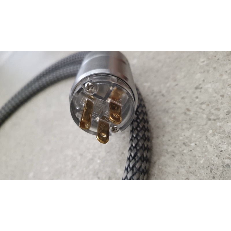 全新日本SAEC PC-Triple C AC-6000高階電源線1.5m OCC 發燒電源 全新日本SAEC PC-Triple C AC-6000高階電源線1.5m OCC 發燒電源