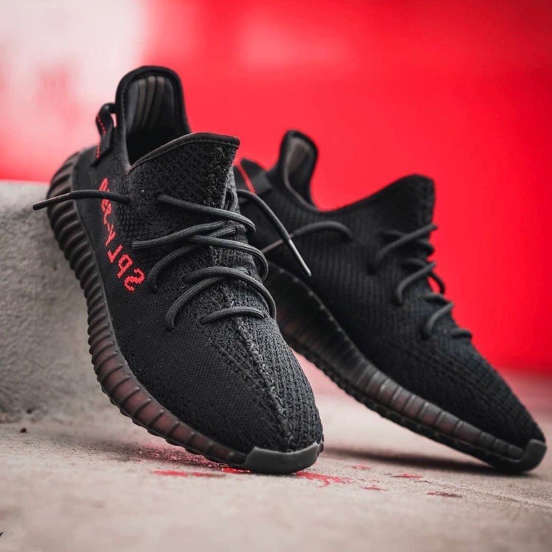 Yeezy 350 v2 black on sale pink