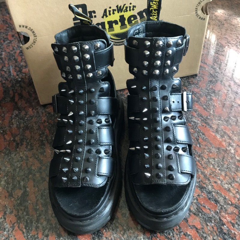 Dr. Martens 馬汀卯釘羅馬厚底鞋| 蝦皮購物