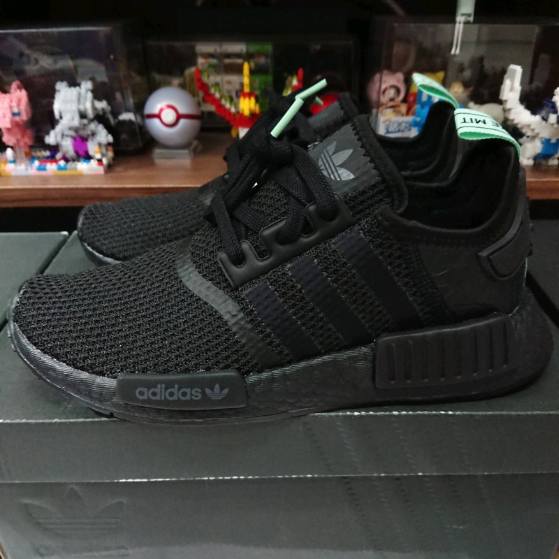 Adidas nmd r1 shop core black clear mint