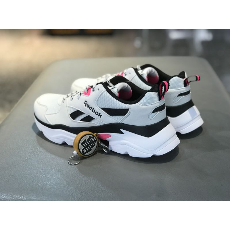 Reebok x wanna one royal bridge 3.0 clearance