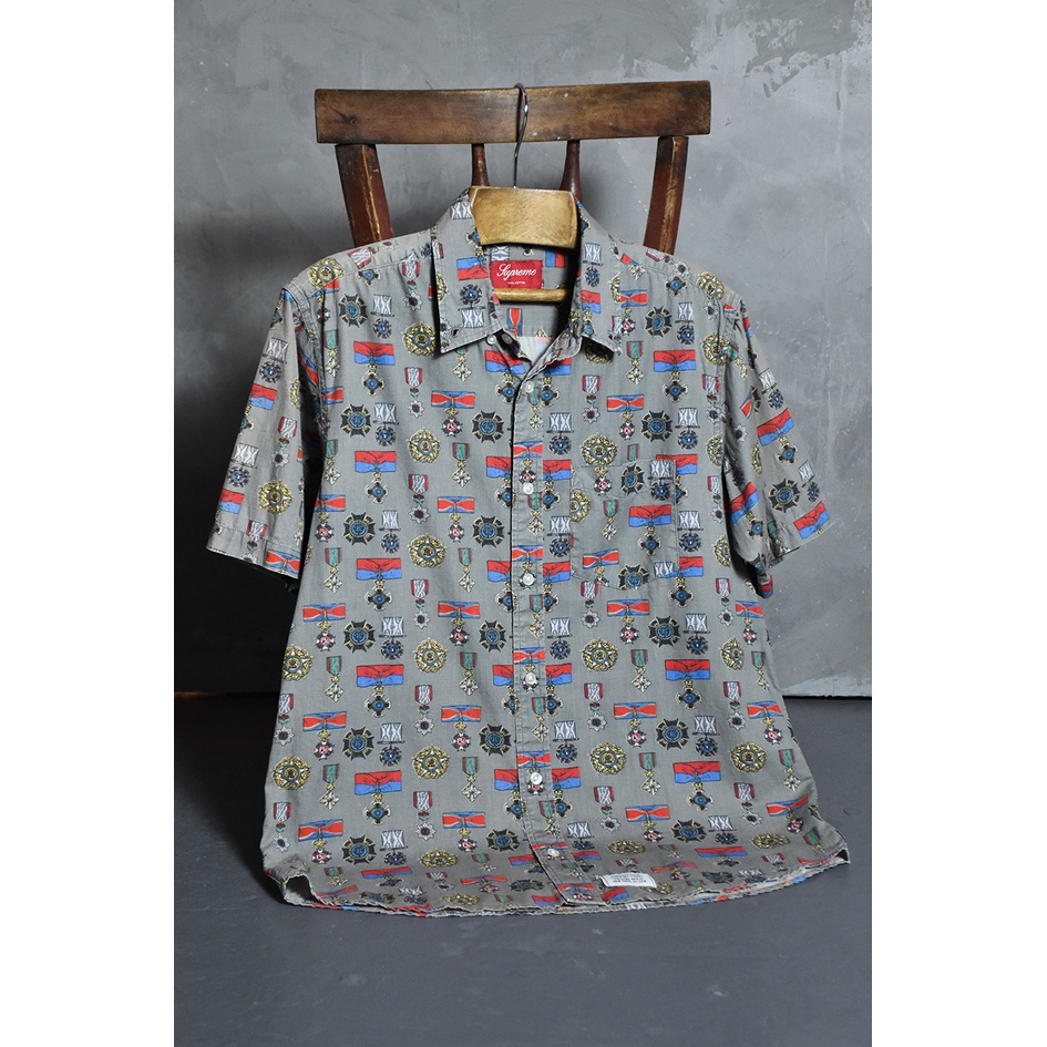 SUPREME 10S/S Medals Button Up Shirts 滿版紀念章襯衫