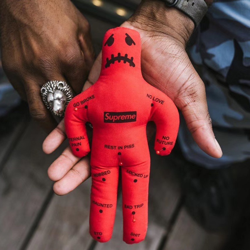全新限量現貨免運Supreme 19FW Week1 Voodoo Doll巫術娃娃扎小人針玩偶