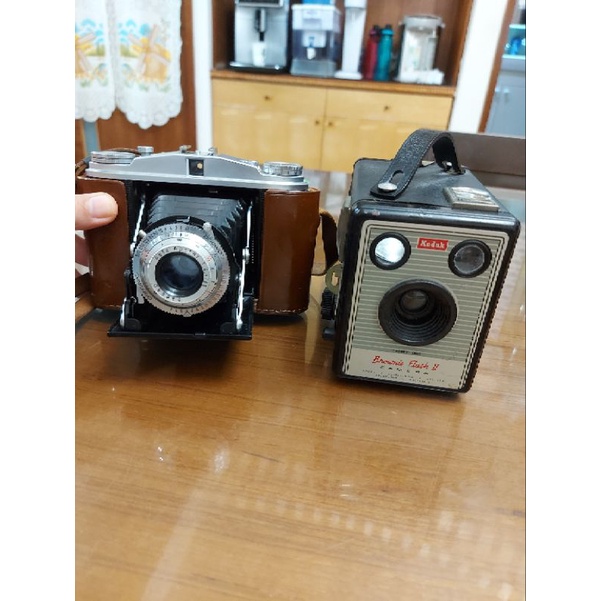 Lot De 2 Appareils Photo Argentiques Vintage - Agfa Solette Et Kodak Instamatic 33