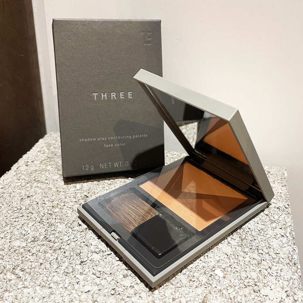 THREE Shadow Play Contouring Palette THREE Shadow Play Contouring Palette