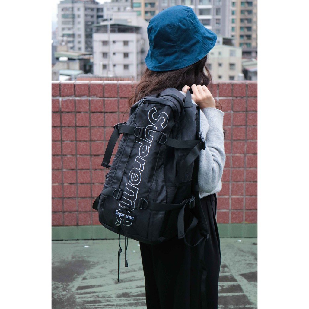 二手極新)可議價Supreme後背包FW18 backpack 黑| 蝦皮購物