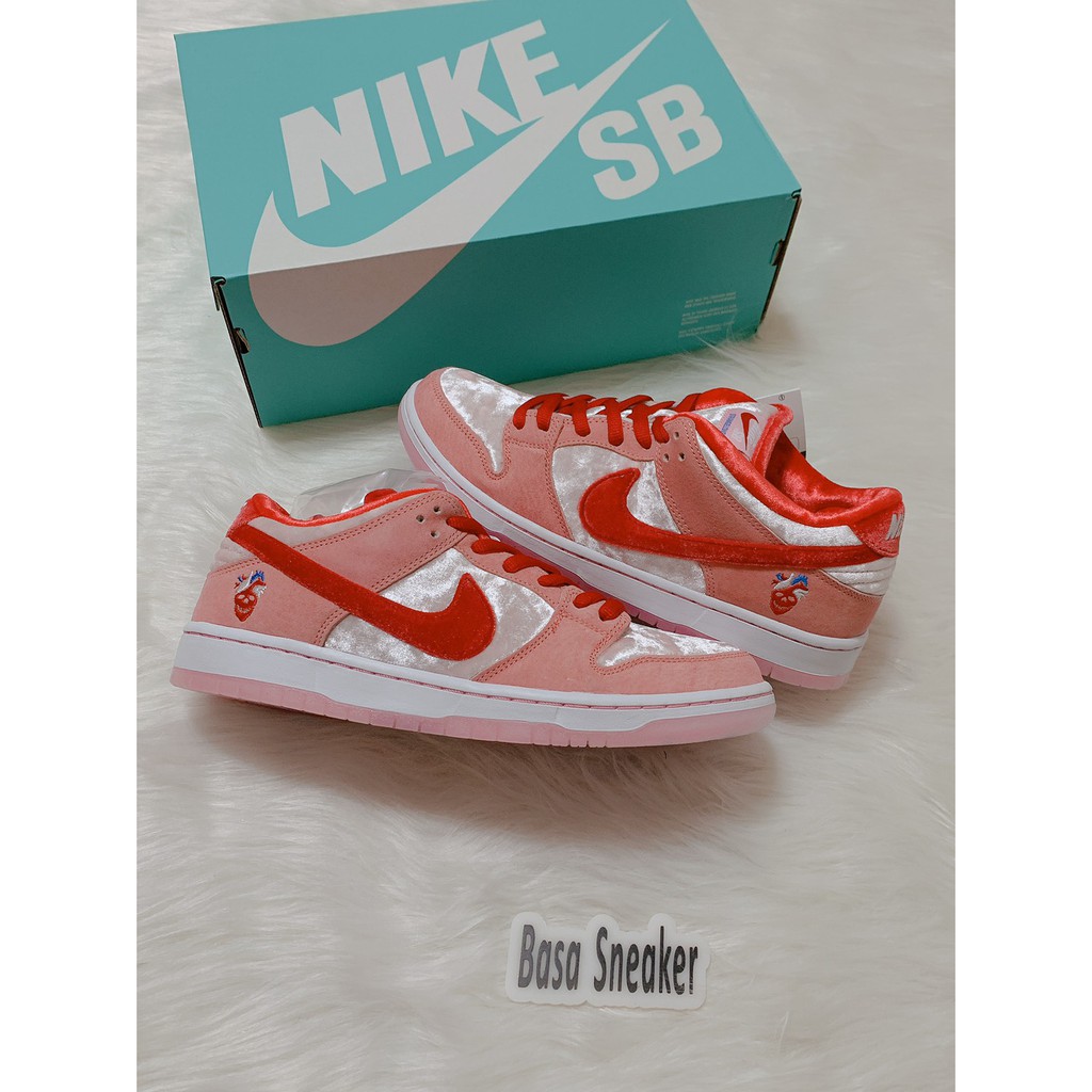 Basa Sneaker】StrangeLove x Nike SB Dunk Low 粉情人節CT2552-800