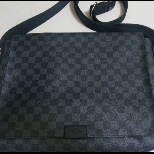 LOUIS VUITTON District GM LV N41271