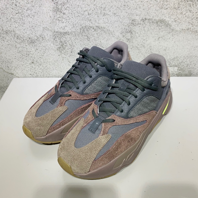 Adidas Yeezy Boost 700 Mauve 咖啡色運動鞋US9號(附鞋盒) | 蝦皮購物