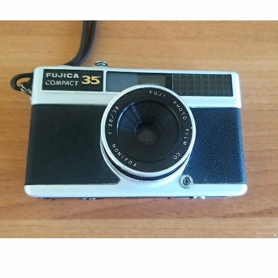 FUJICA COMPACT 35 旁軸底片相機/1967年日本生產