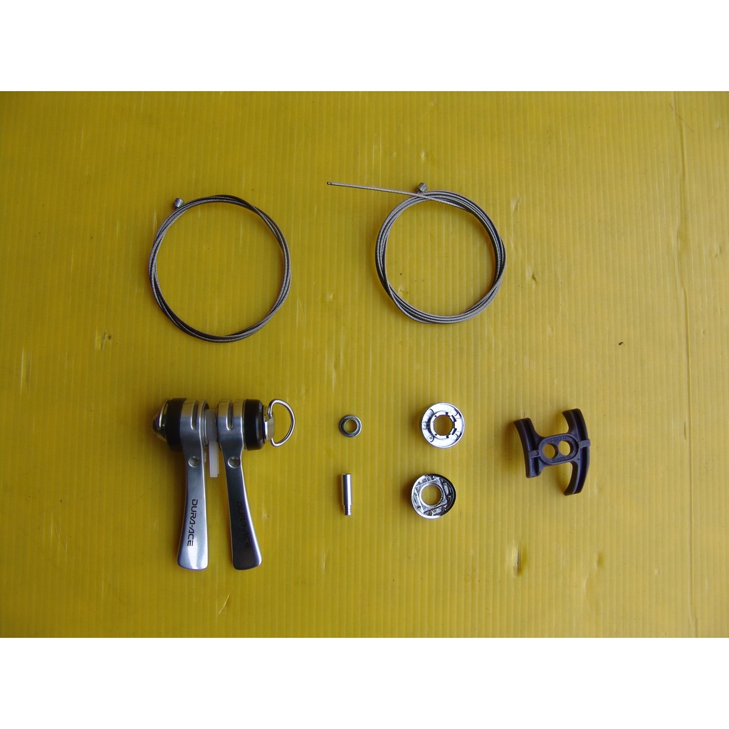 2 Leviers Shimano Dura Ace 7700 2x9 vitesses + compteur Flight De