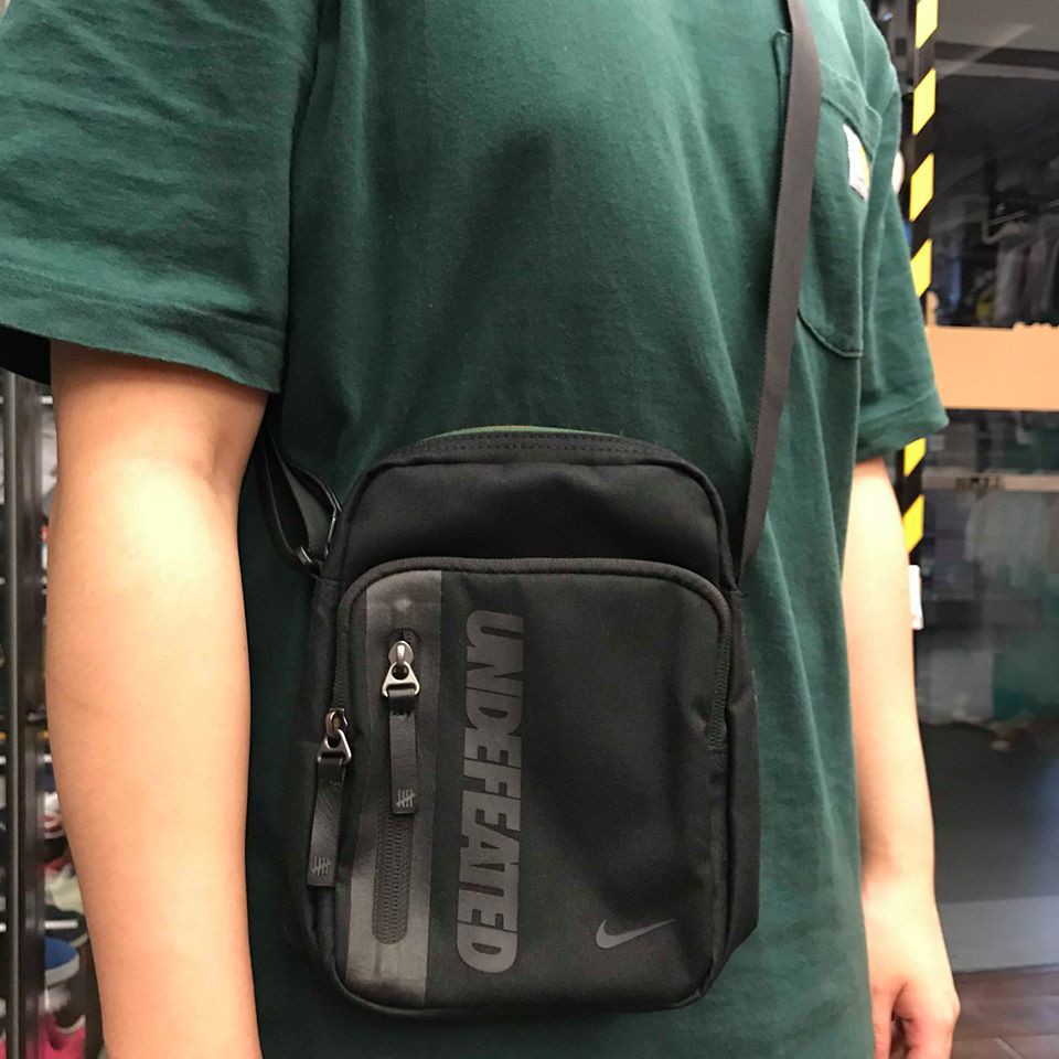 Nike x undefeated shoulder bag best sale