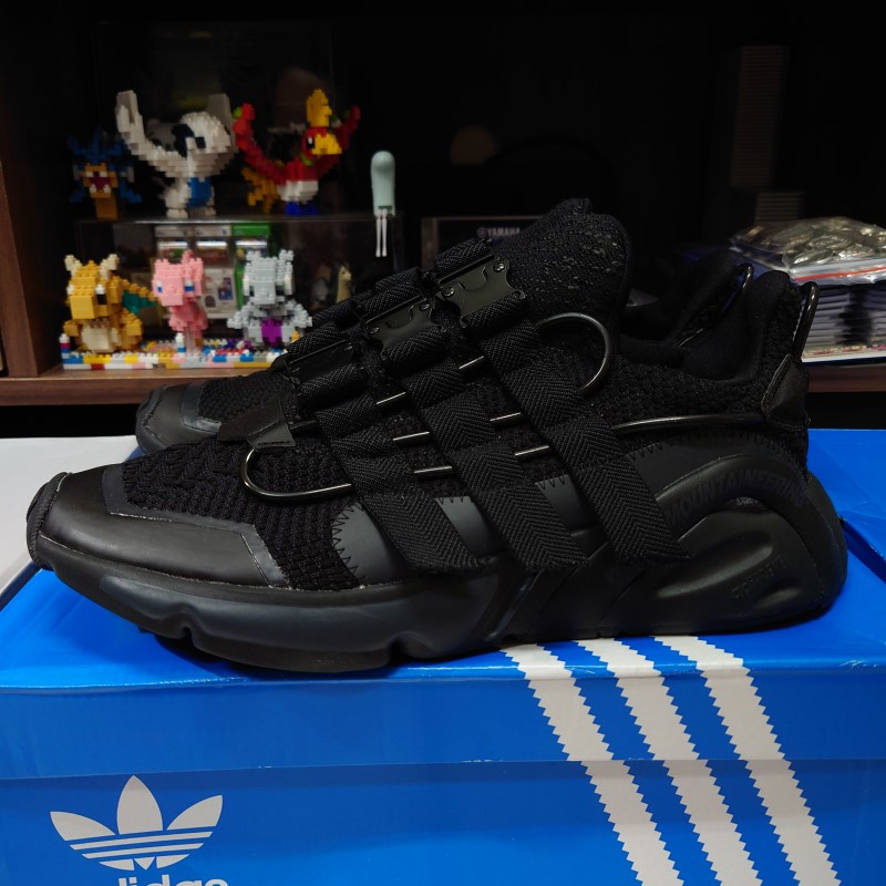 Adidas lxcon store triple black