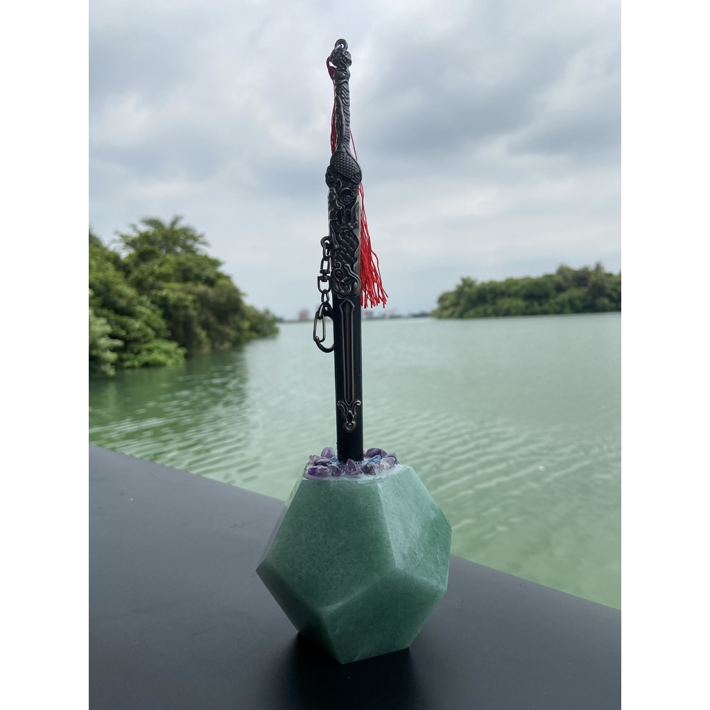 石中劍之天然玉石 山河同悲劍拆信刀--石中寶劍象徵鎮妖除魔防小人.辦公室必備(台灣在地文創) | 蝦皮購物