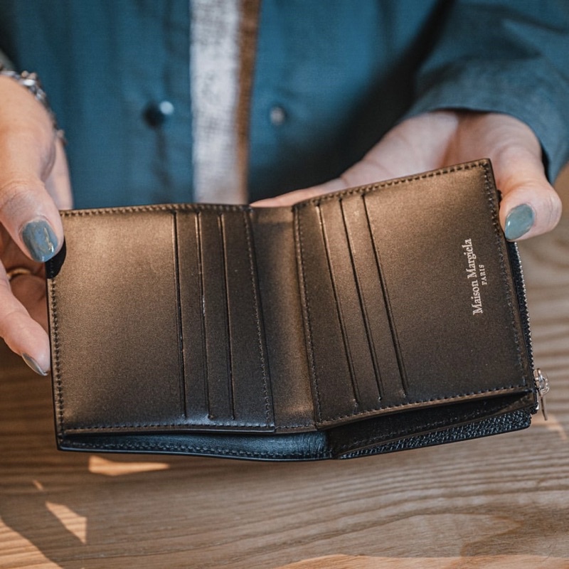 𝐅𝐚𝐚𝐚𝐭𝐨𝐮𝐨𝐮 𝐬𝐞𝐥𝐞𝐜𝐭🔖Maison Margiela - Trifold Wallet