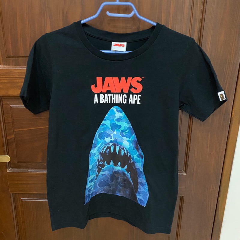 二手潮牌] 正品BAPE JAWS聯名迷彩鯊魚T恤日本制(女S號） | 蝦皮購物