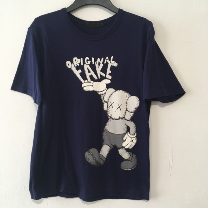 Sold out) Original Fake Kaws 1號Logo 深藍非ut uniqlo | 蝦皮購物