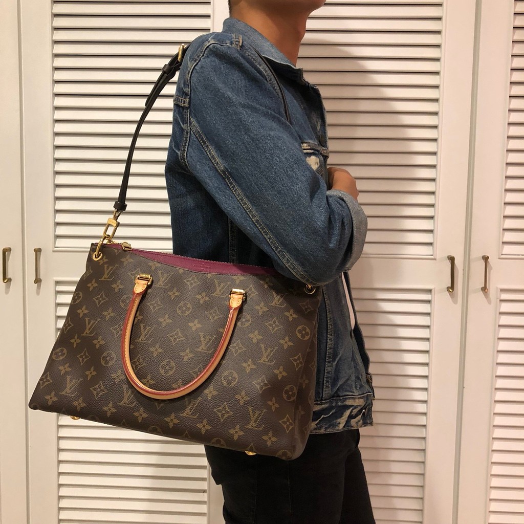 LOUIS VUITTON LV PALLAS