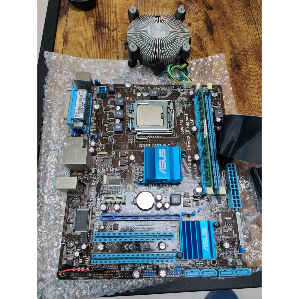 Bundle kit CM/CPU/RAM : Asus P5G41T-MLX3/intel E8500+Vent/4Go - Envoi