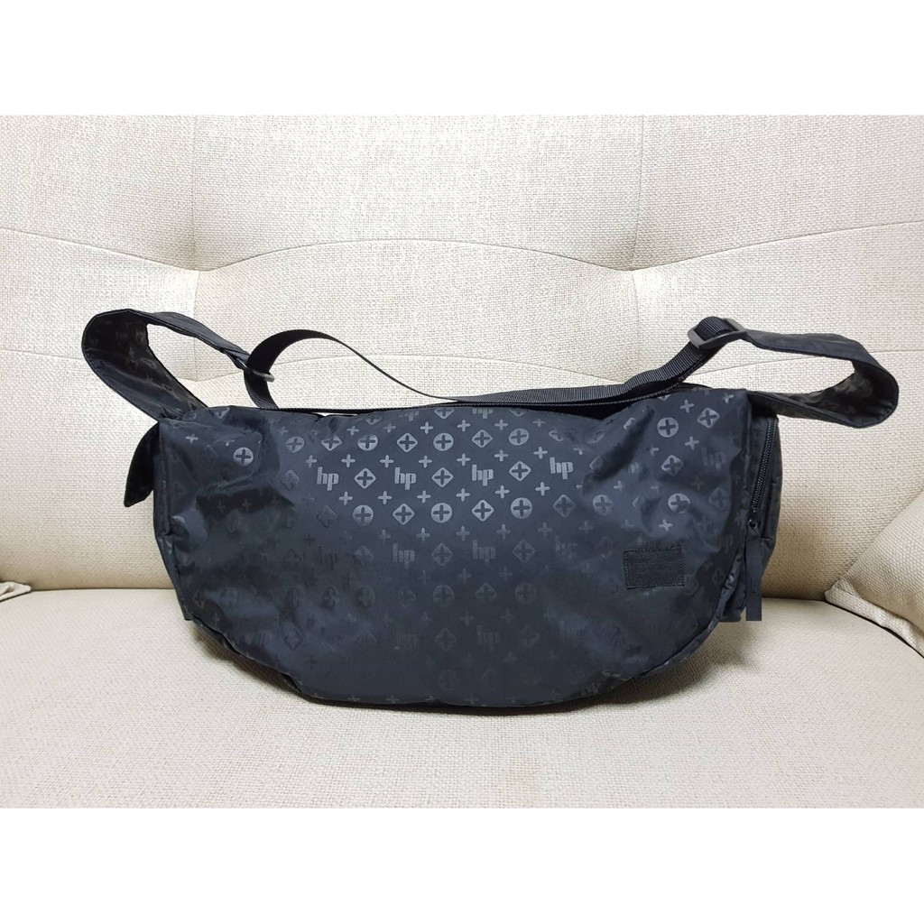 Head Porter Black Beauty monogram Zip Shoulder Bag(L) 側背、蠶豆包