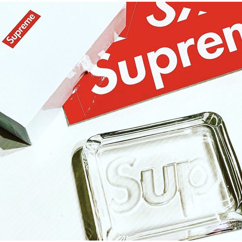 全新限量免運Supreme Debossed Glass Ashtray 兩色水晶煙灰缸菸灰缸