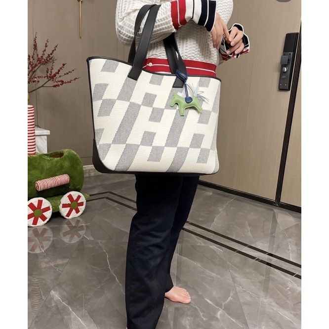 Shop HERMES Cabas H En Biais 40 Bag (H082924CAAD) by 結yui桜cerezo