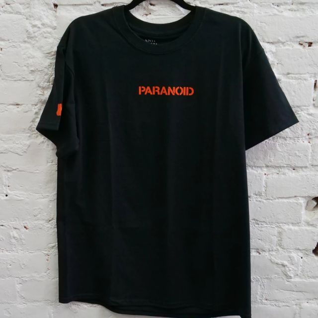 Assc Anti Social Social Club x Undefeated 聯名款短t paranoid 黑色