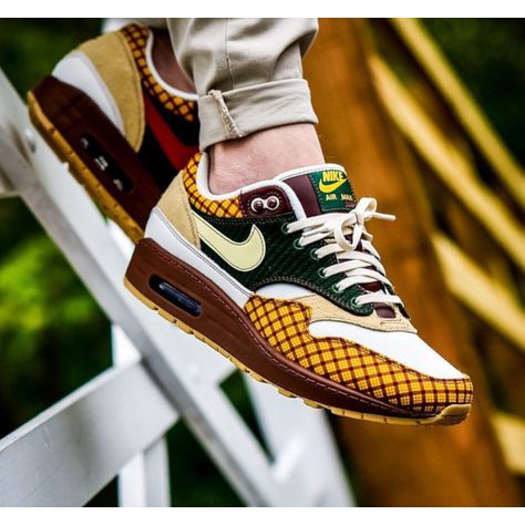 NIKE AIR MAX SUSAN CK6643 100