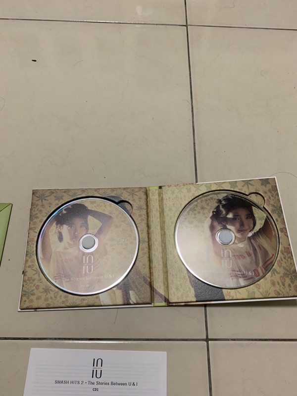 IU SMASH HITS 2-The Stories Between U & I 專輯| 蝦皮購物