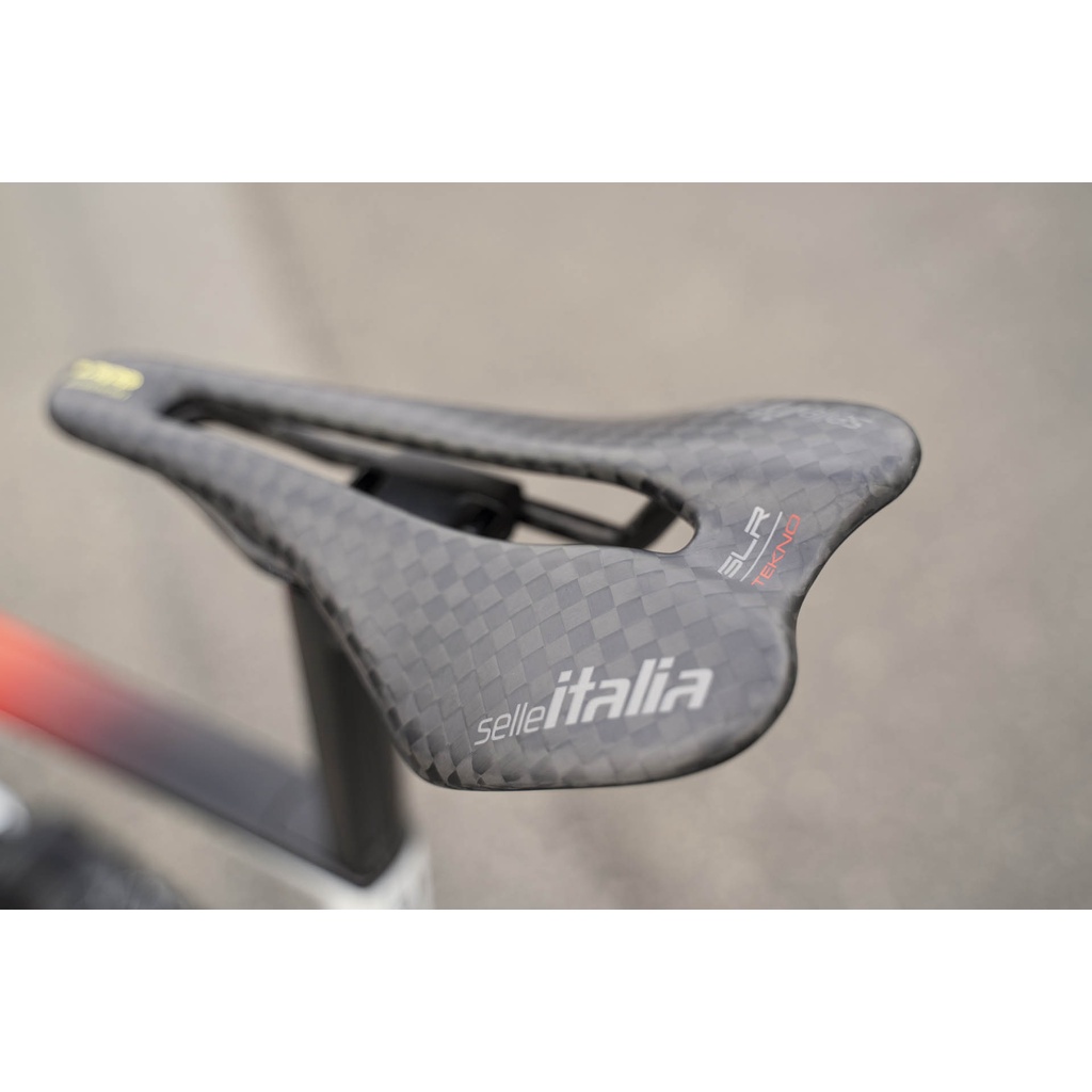 Selle Italia] 坐墊SLR Boost TEKNO Superflow輕量/ 剛性/ 舒適巡揚