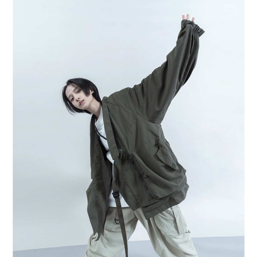 GOOPiMADE Limited. “VO-01” Tech Utility Kimono Buschgrün