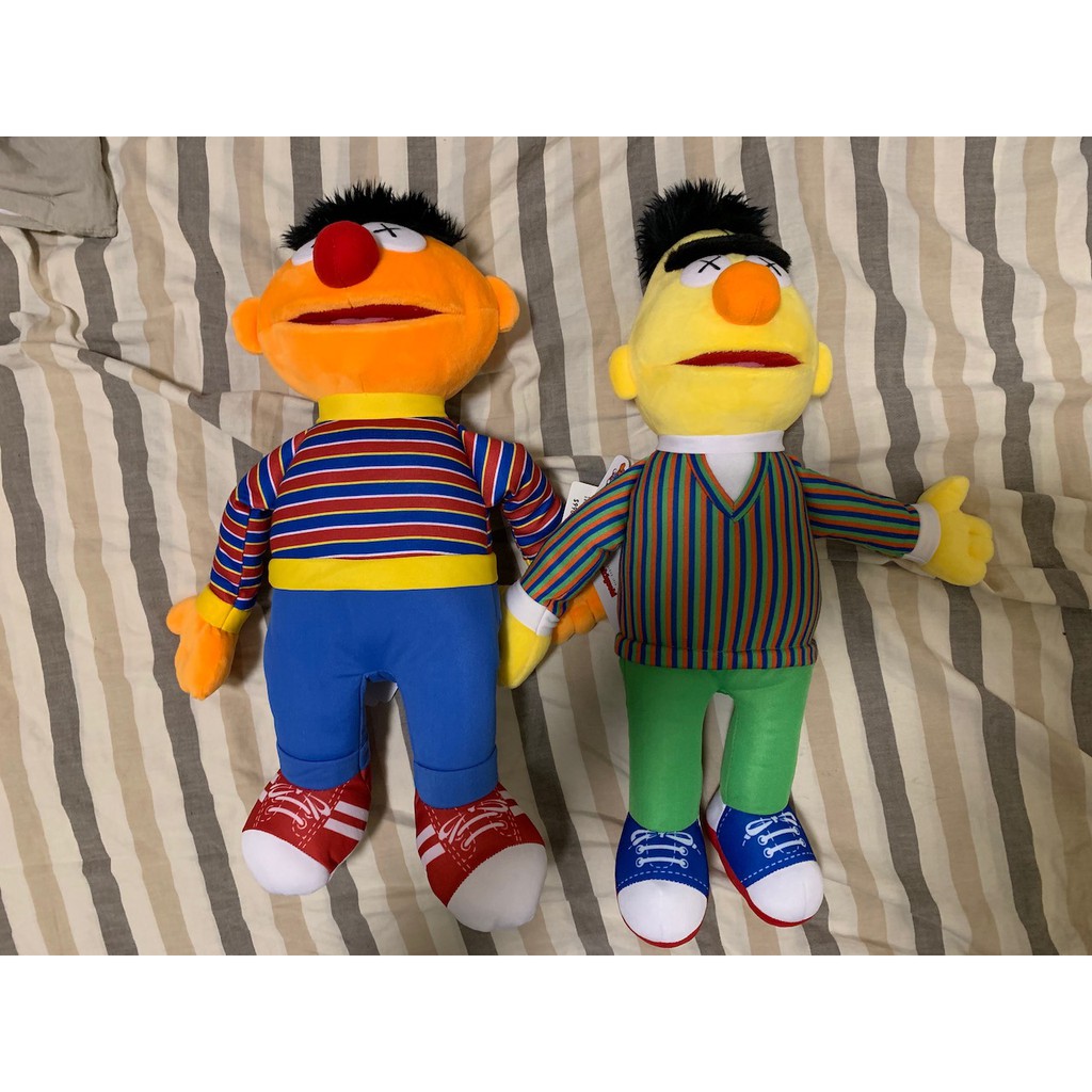 Peluche Kaws X Sesame Street X UNIQLO - Grand Oiseau Jaune - Artiste édition