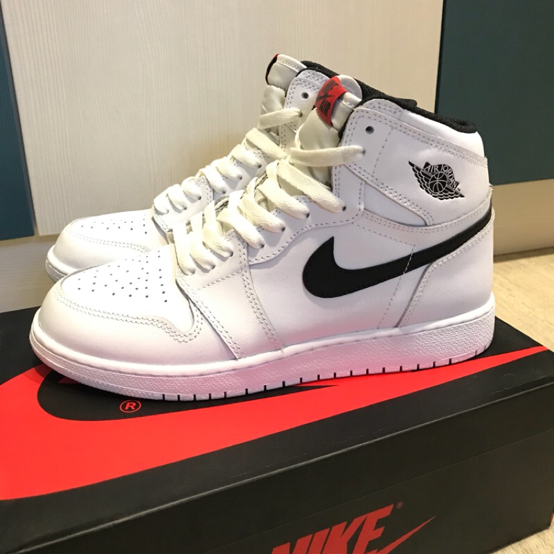 NIKE AIR JORDAN 1 RETRO HI OG BG 575441-102 陰陽全白黑勾| 蝦皮購物